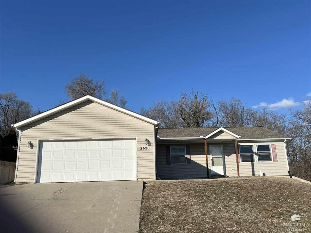 2520 VALLEY DR Junction City KS 66441 Single Family Residence