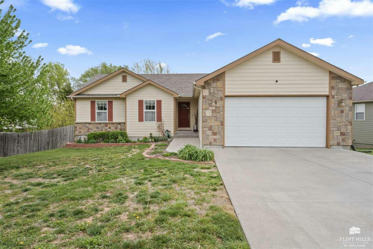 613 TALL GRASS DR, JUNCTION CITY, KS 66441, photo 1 of 42
